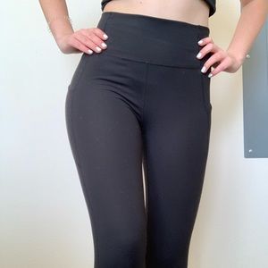 Fabletics Mila High-Waisted Pocket Leggings Size M